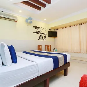 Oyo 5643 Malabar Plaza Hotel
